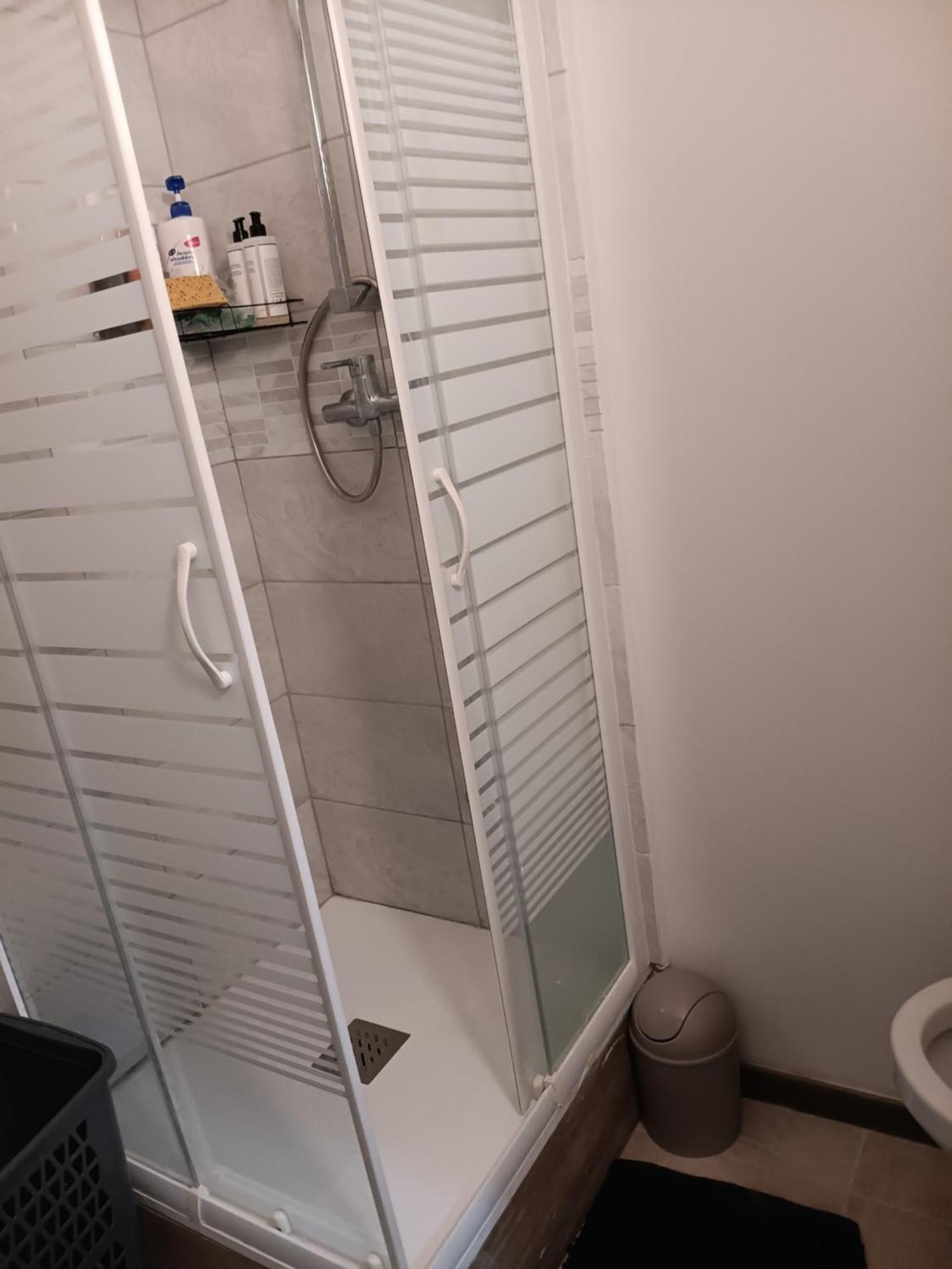 Apartamento Studio Au Pied De La Basilique Du Sacre Coeur París Exterior foto